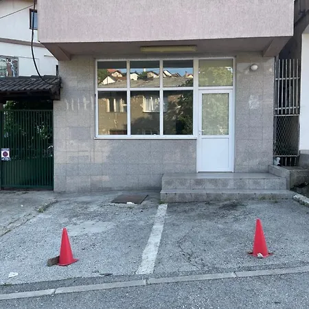 Grape Apartment *